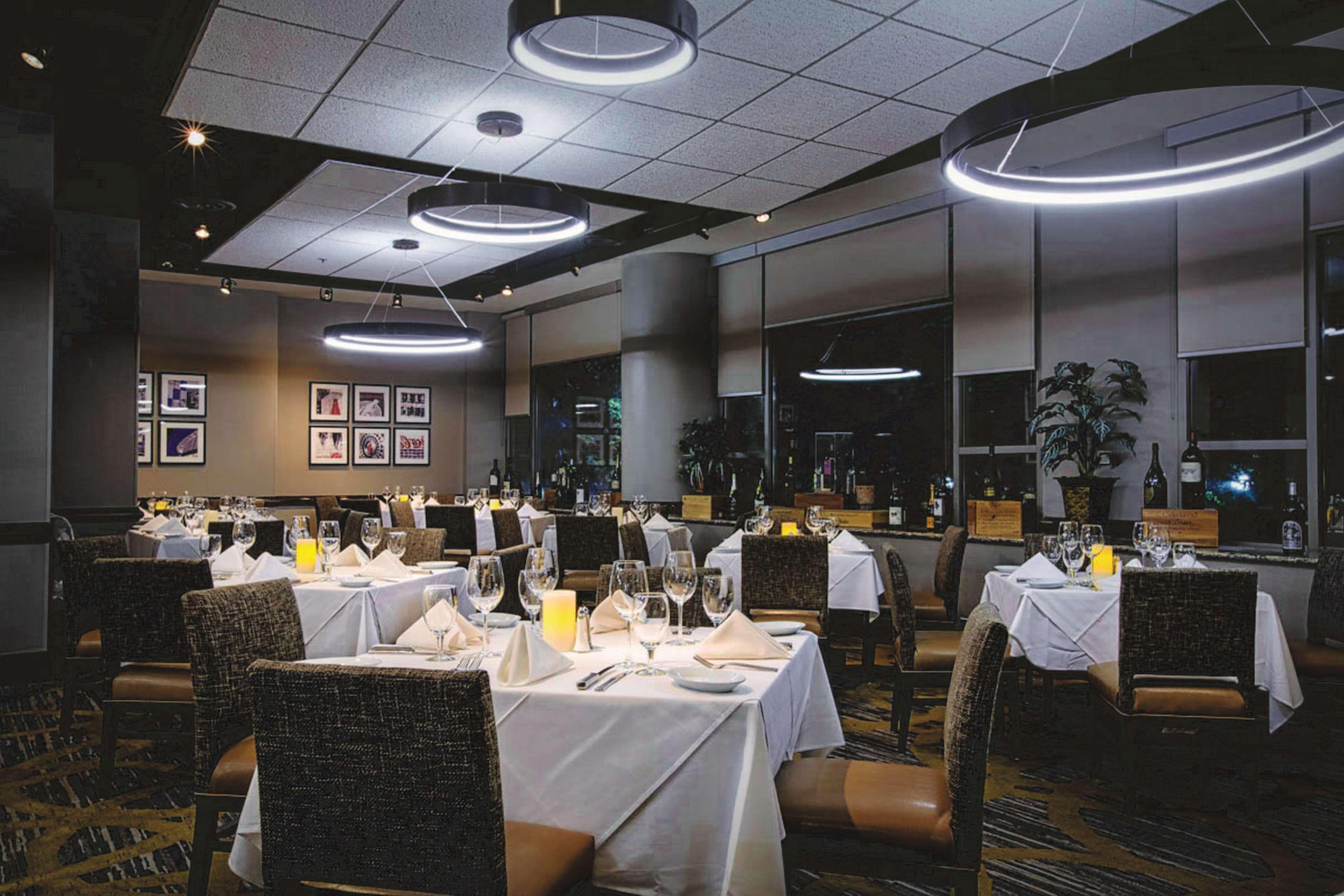 Hotel Embassy By Hilton At Centennial Olympic Park