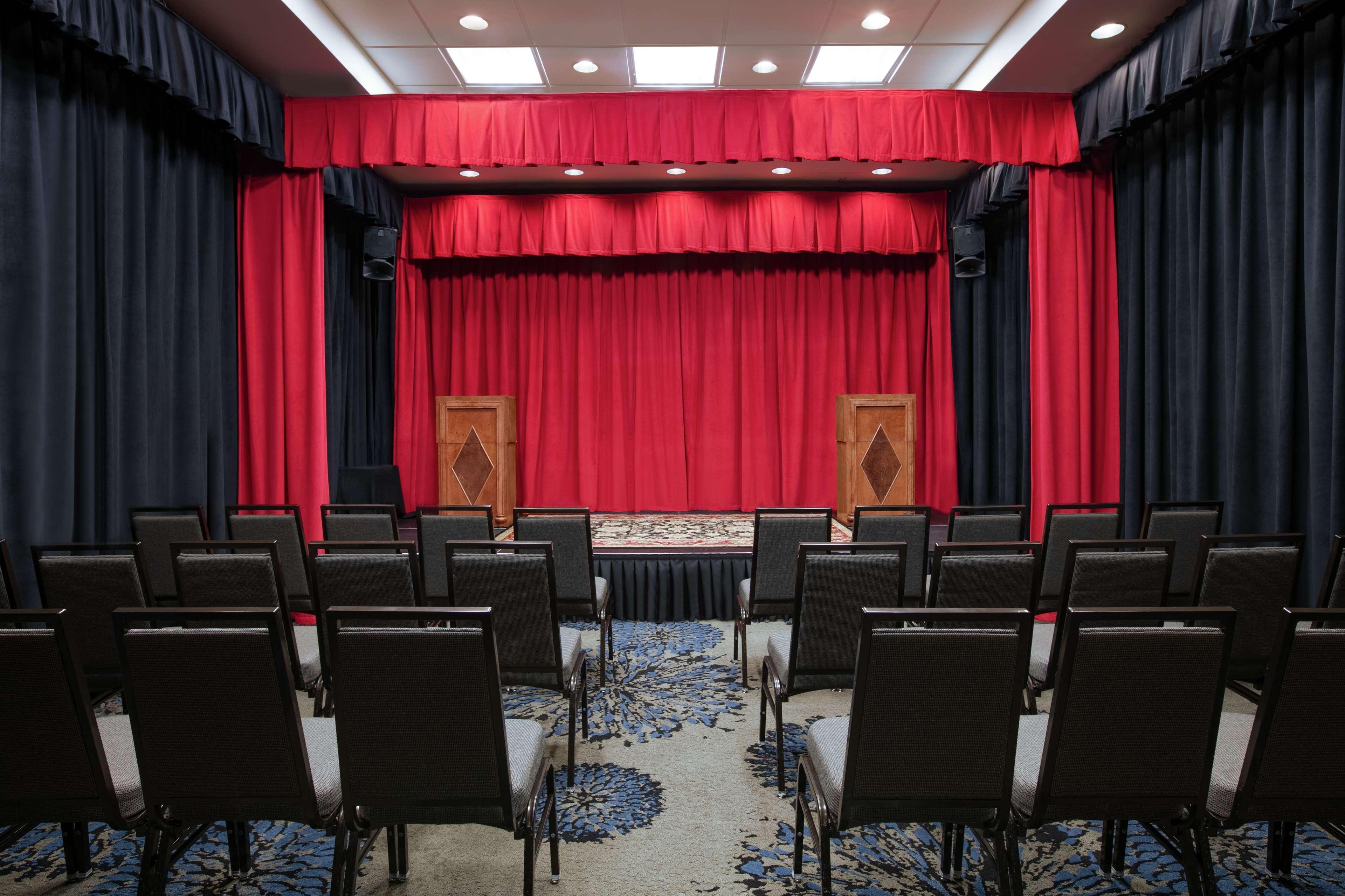 Hotel Embassy By Hilton At Centennial Olympic Park