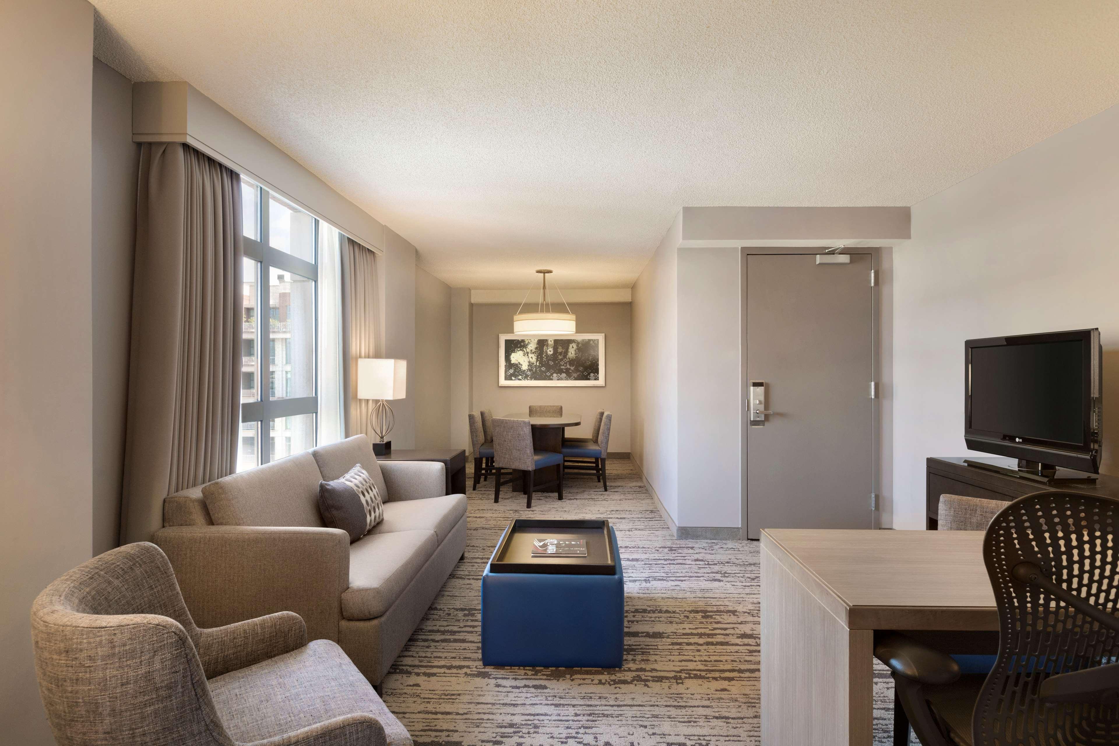 Hotel Embassy By Hilton At Centennial Olympic Park 3*