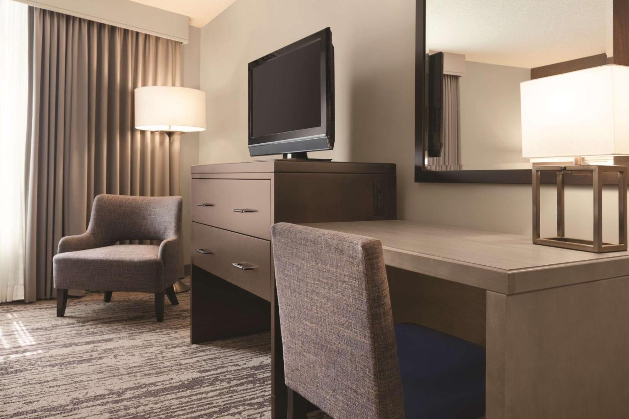 Hotel Embassy By Hilton At Centennial Olympic Park 3*