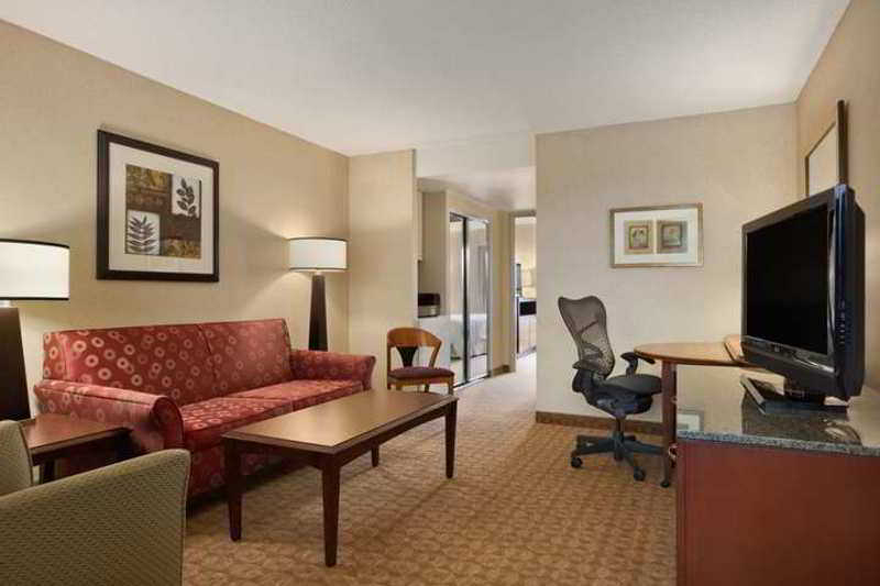 Hotel Embassy By Hilton At Centennial Olympic Park 3*